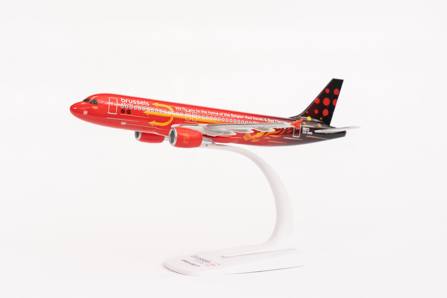 Brussels Airlines A320-200 OO-SNO “Trident 2”, 1:200 (snapfit)