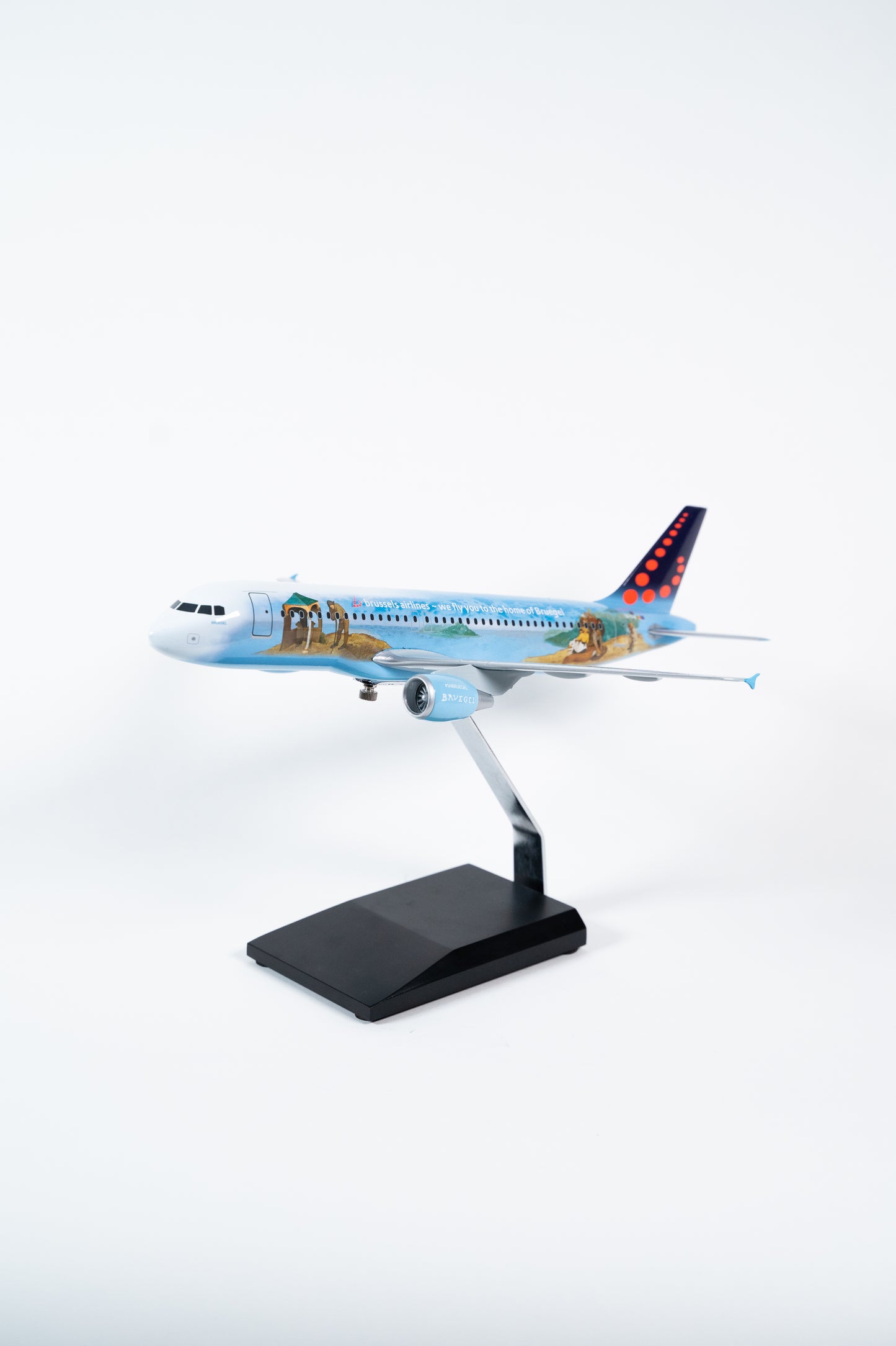 Brussels Airlines A320-200 OO-SNE “Bruegel”, 1:100 (monoblock)