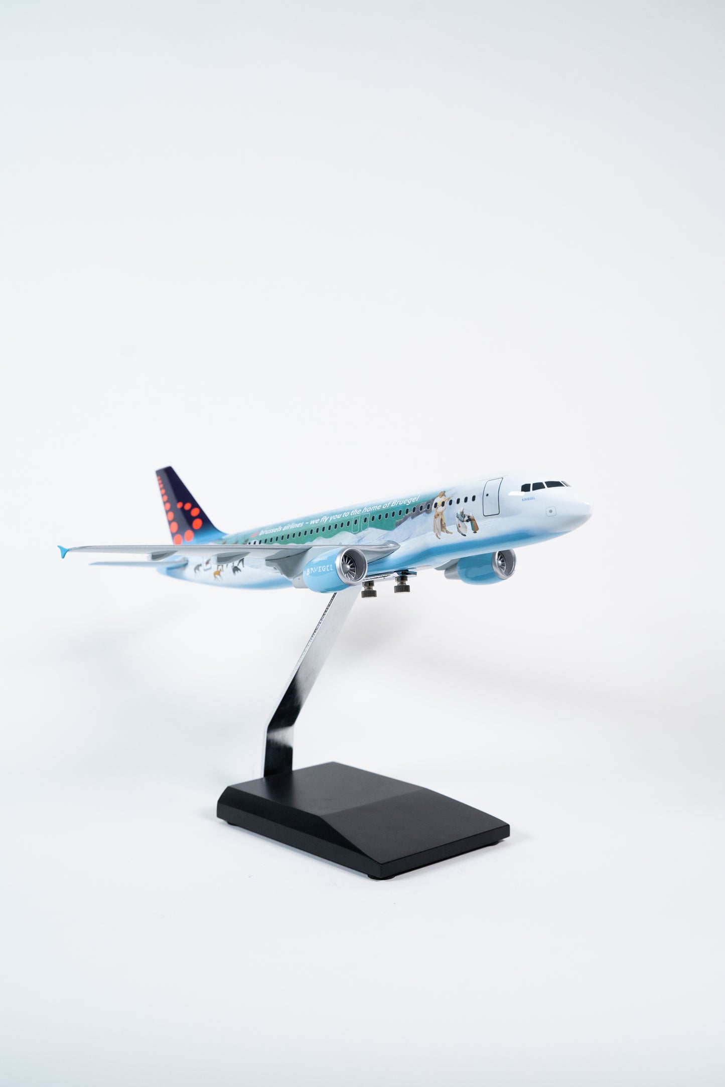 Brussels Airlines A320-200 OO-SNE “Bruegel”, 1:100 (monoblock)