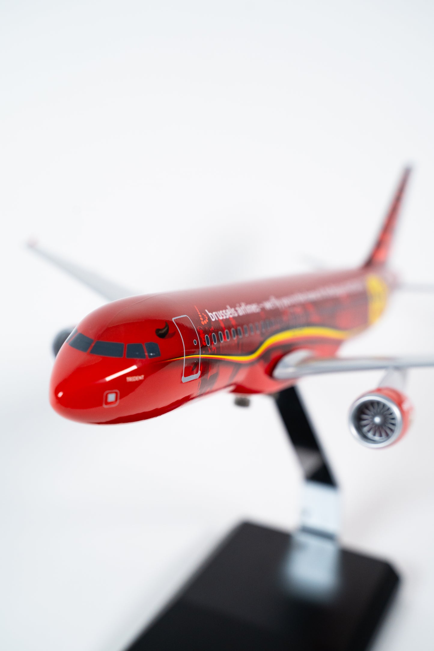 Brussels Airlines A320-200 OO-SNA “Trident”, 1:100 (snapfit)
