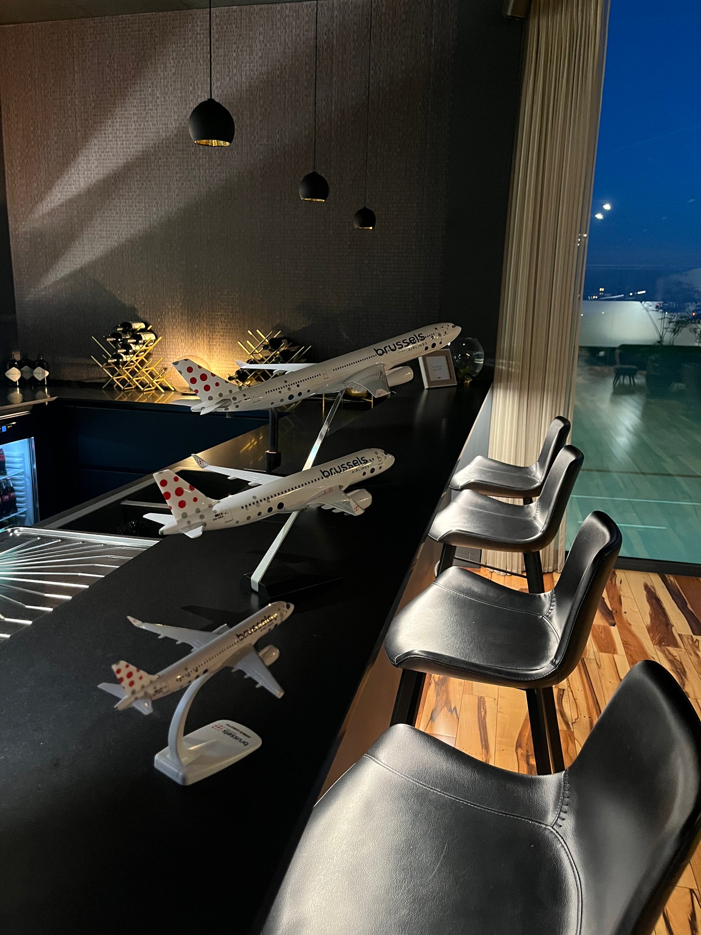 Brussels Airlines A330-300 OO-SFE, 1:100 (snapfit)