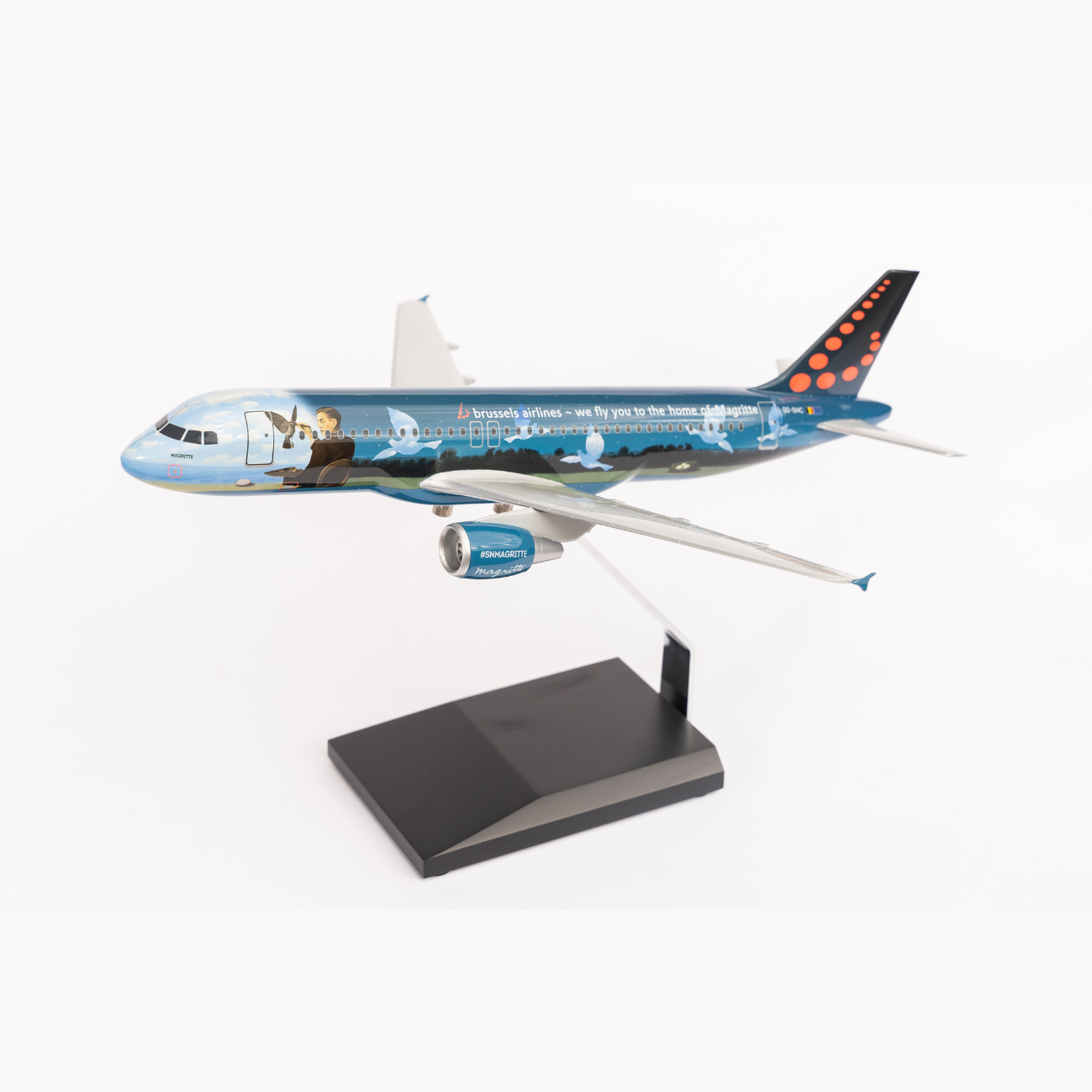 Brussels Airlines A320-200 OO-SNC “Magritte”, 1:100 (monoblock)