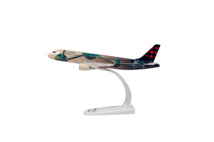 Brussels Airlines A320-200 OO-SNM “Atomium”, 1:200 (snapfit)