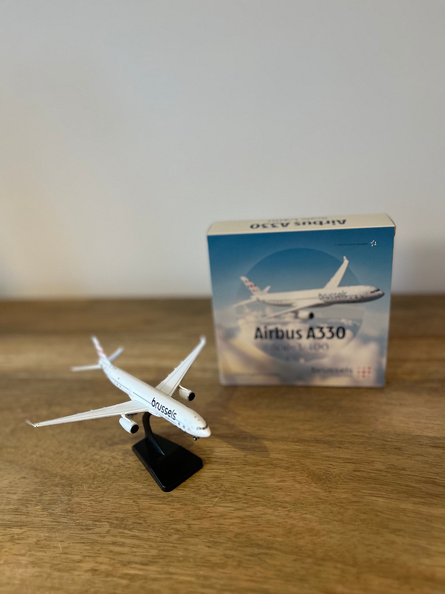 Brussels Airlines A330-300 OO-SFB, 1:400 (metal monoblock)