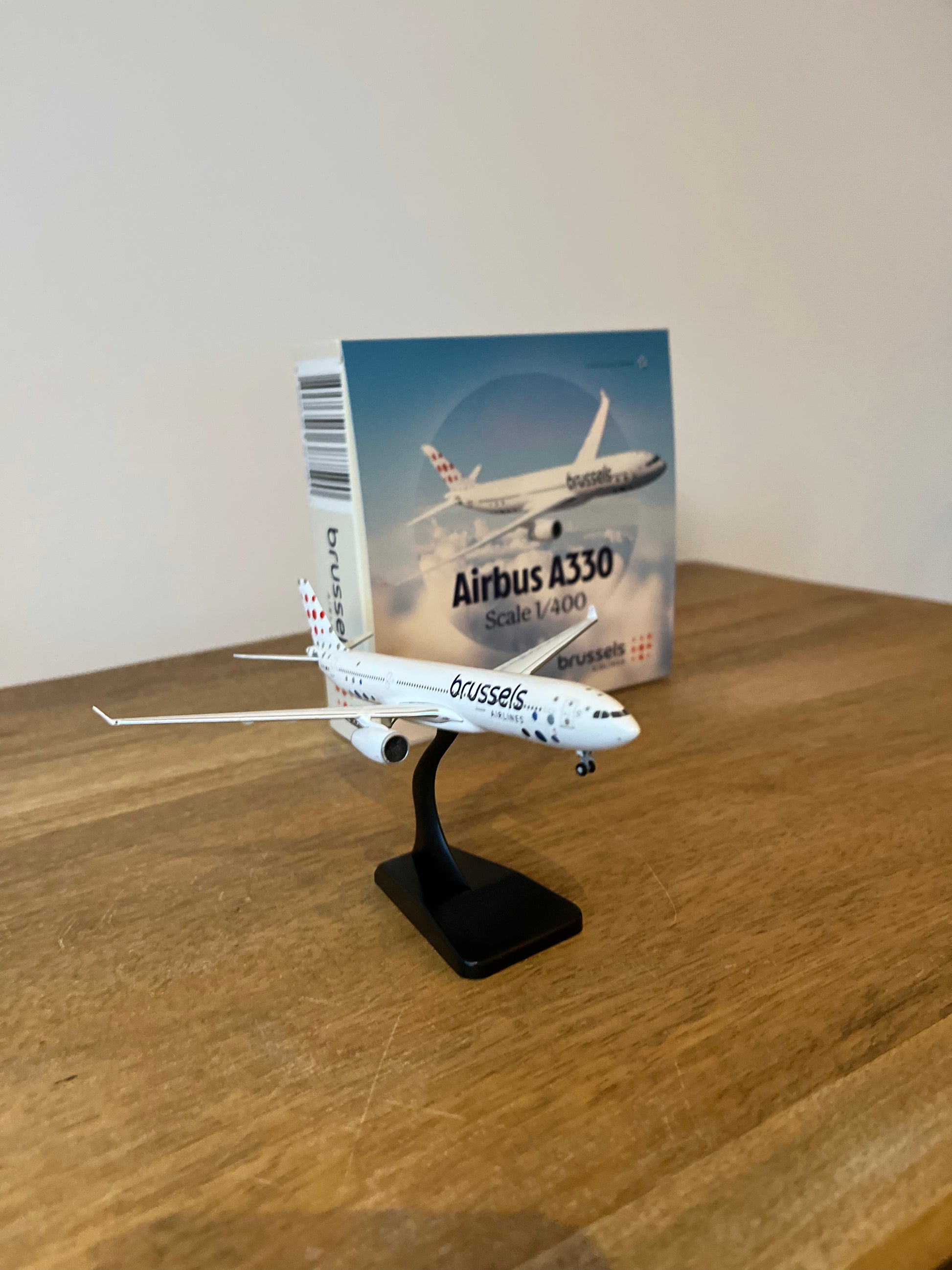 Brussels Airlines A330-300 OO-SFB, 1:400 (metal monoblock)