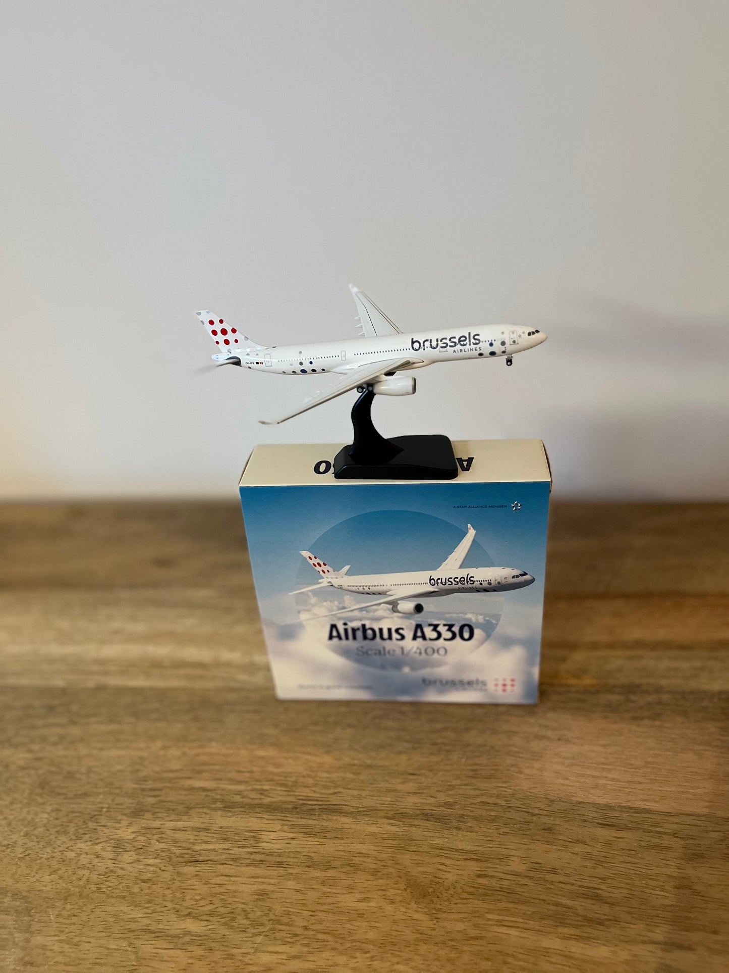 Brussels Airlines A330-300 OO-SFB, 1:400 (metal monoblock)