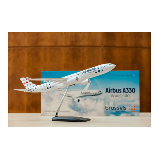 Brussels Airlines A330-300 OO-SFE, 1:100 (snapfit)